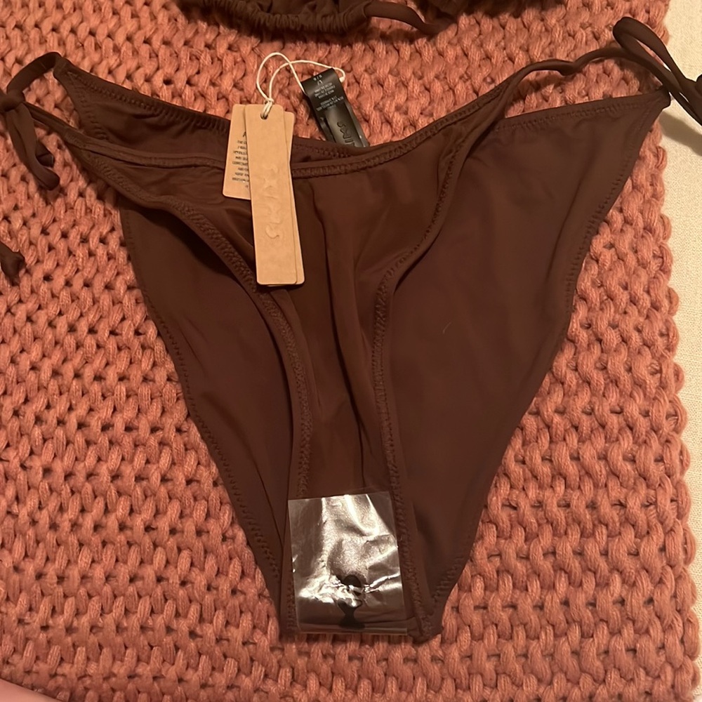 NWT SKIMS SWIM DIPPED TIE BOTTOMS